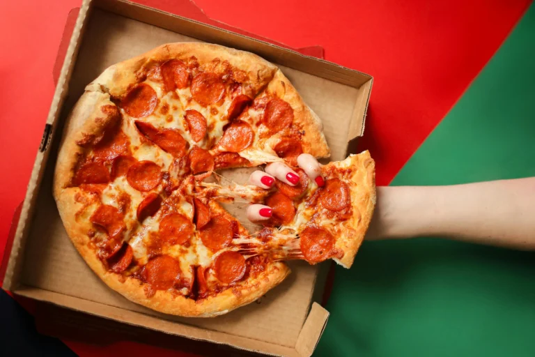Pizzaya Salam Konur Mu?